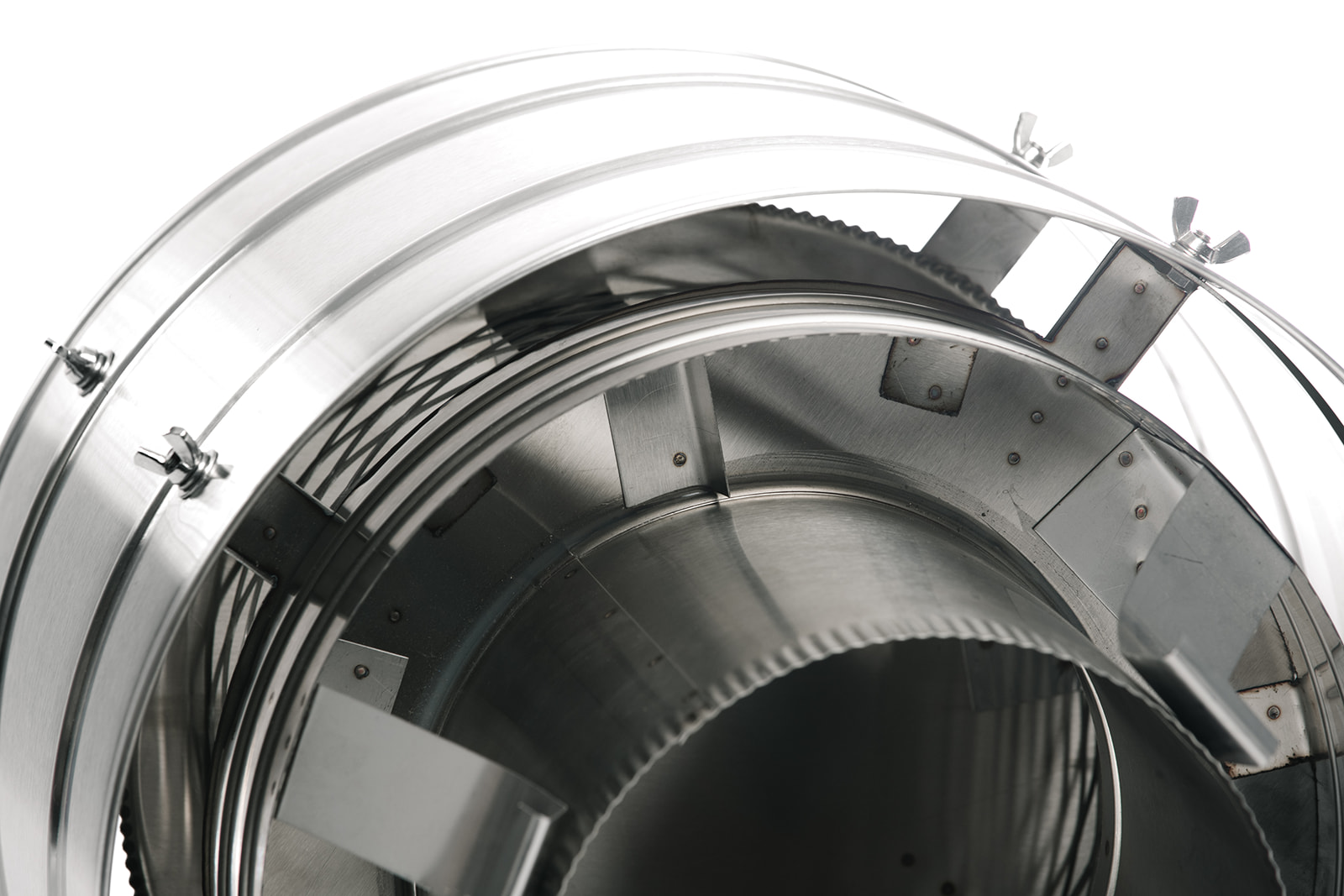 High Wind Non-Air-Cooled Chimney Cap – 360° Windproof Design Precision-engineered stainless steel non-air-cooled chimney cap with wind-deflecting shield for consistent draft and moisture protection.